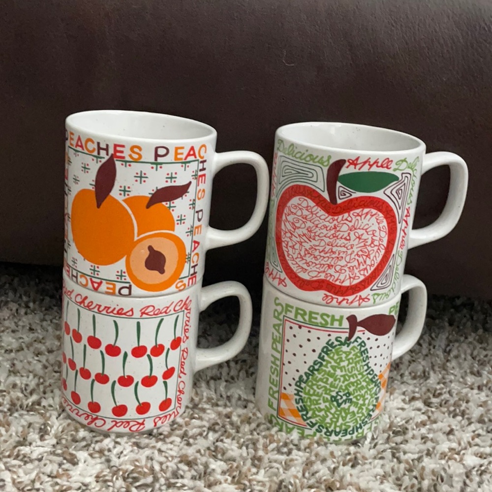 COPY - Lot of 4 vintage mugs